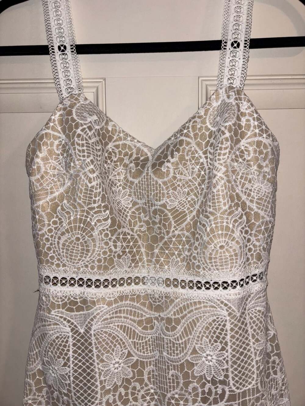 Velvi White Lace High-Low Ruffle Midi Dress Size 4 - Picture 2 of 6